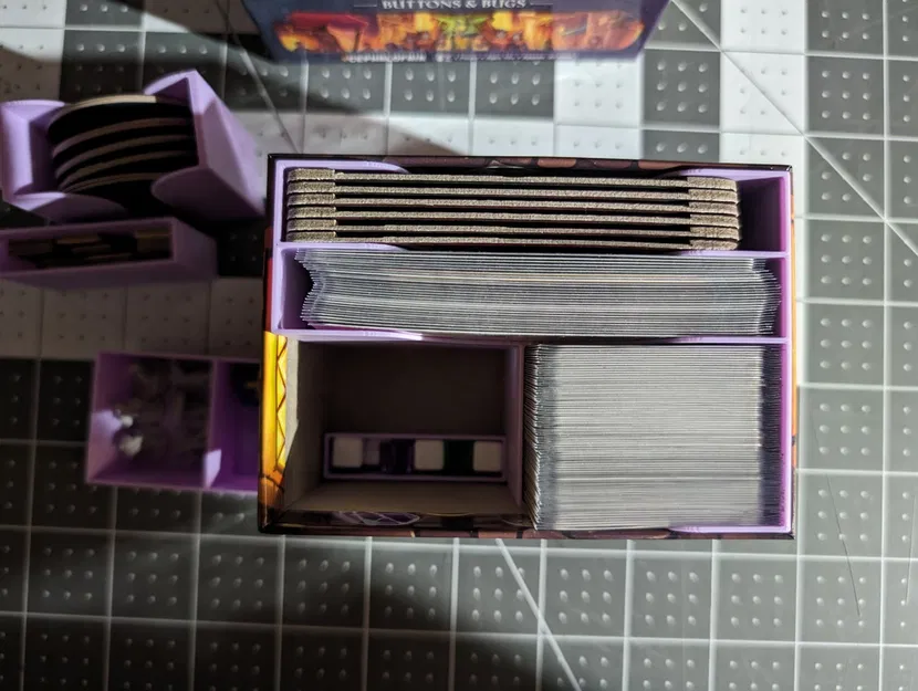 Insert Gloomhaven Buttons and Bugs tương thích bài bọc (Sleeved cards) - Image 4