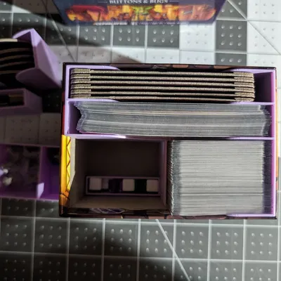 Insert Gloomhaven Buttons and Bugs tương thích bài bọc (Sleeved cards)