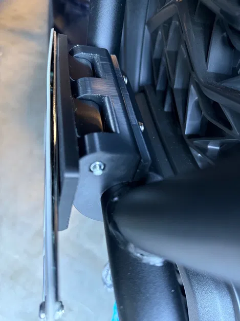 Giá Đỡ Biển Số Gập Cho CFMoto CForce 450 (Tùy Chỉnh) - Image 4