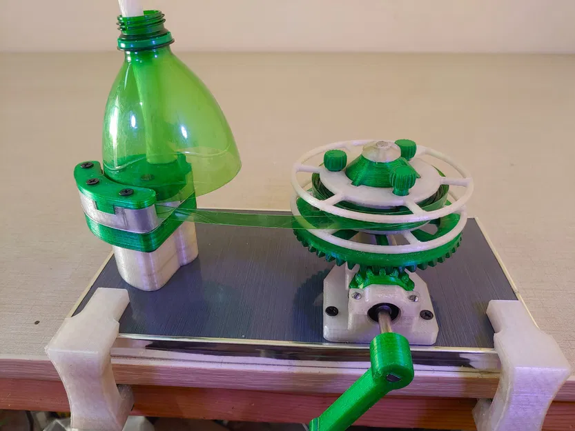 Máy Cắt Chai Nhựa PET Thủ Công Spinny - Image 1