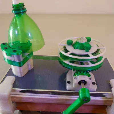 Máy Cắt Chai Nhựa PET Thủ Công Spinny