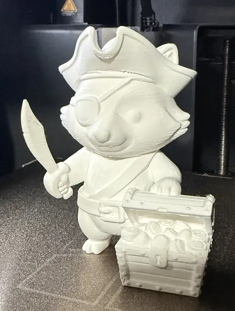 Mô Hình Gấu Racooon Cướp Biển Chibi - Đồ Trang Trí Dễ Thương - Image 1