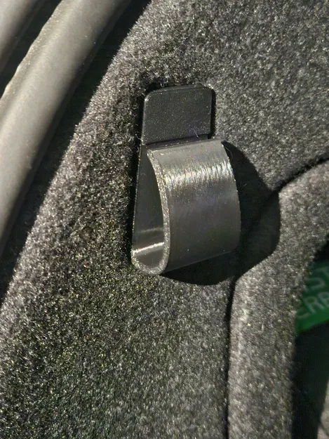 Móc Treo Cốp Xe Volvo S60 S90 2017-2022 - Phụ Kiện Tiện Lợi - Image 1