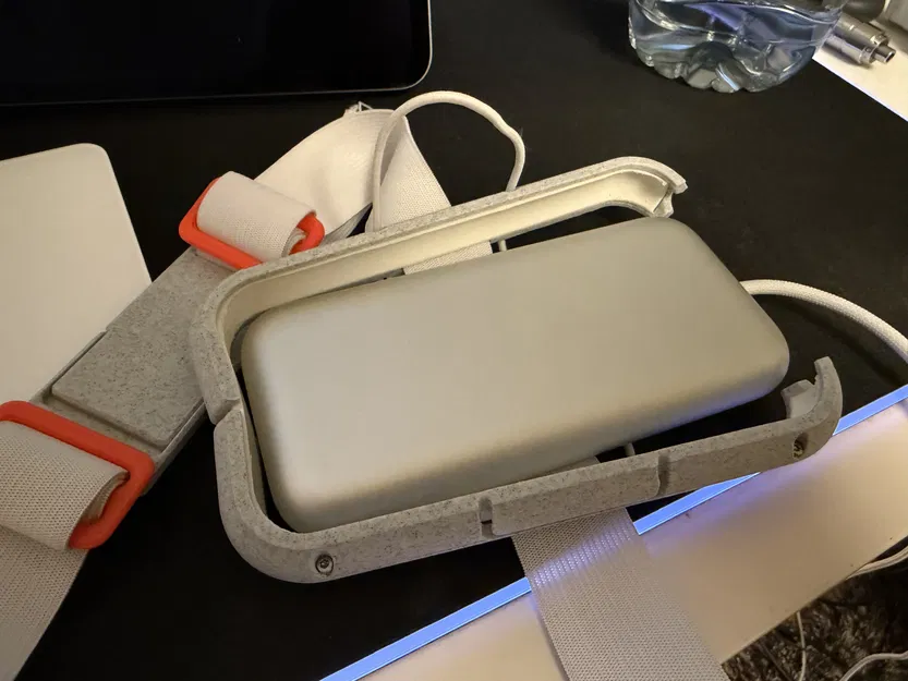 Hộp/Dây Đeo Pin Vision Pro - Image 3