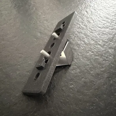 Giá treo tường hoặc lắp tủ rack cho Ubiquiti UniFi USW Flex 2.5G 8 PoE