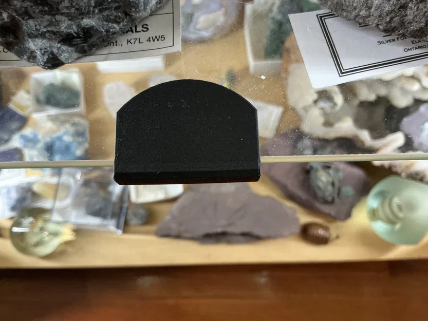 Miếng đệm chặn cửa kính gắn vào kệ kính - Image 2