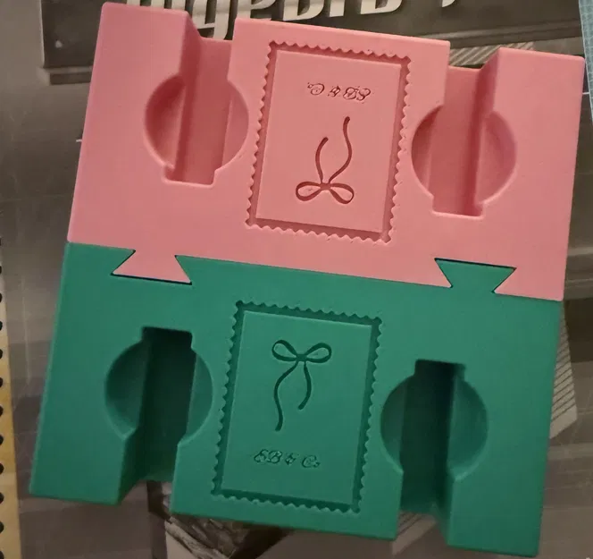 Dụng cụ giữ cố định thẻ đeo (Badge Reel Holder) - Image 1