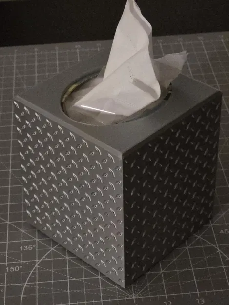 Hộp đựng khăn giấy trang trí, cỡ nhỏ (Họa tiết Diamond Plate) - Image 1