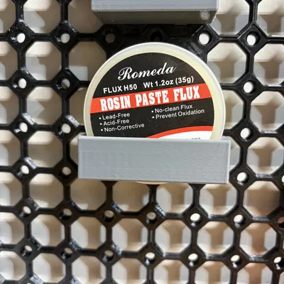 Giá treo hộp nhựa thông (Soldering Flux) tiện lợi cho Multiboard