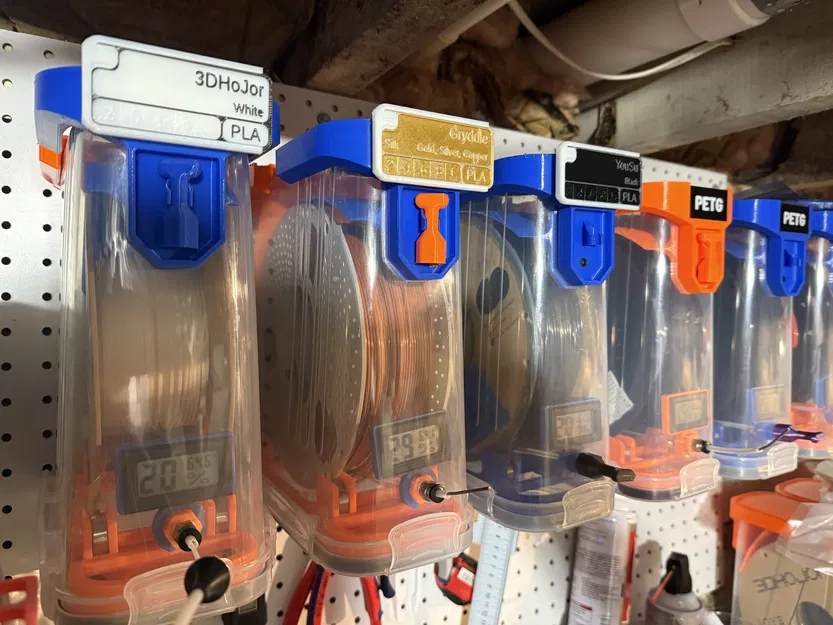 Giá treo nhãn cho hộp đựng Filament 2025 dùng cho mẫu thử Filament - Image 1