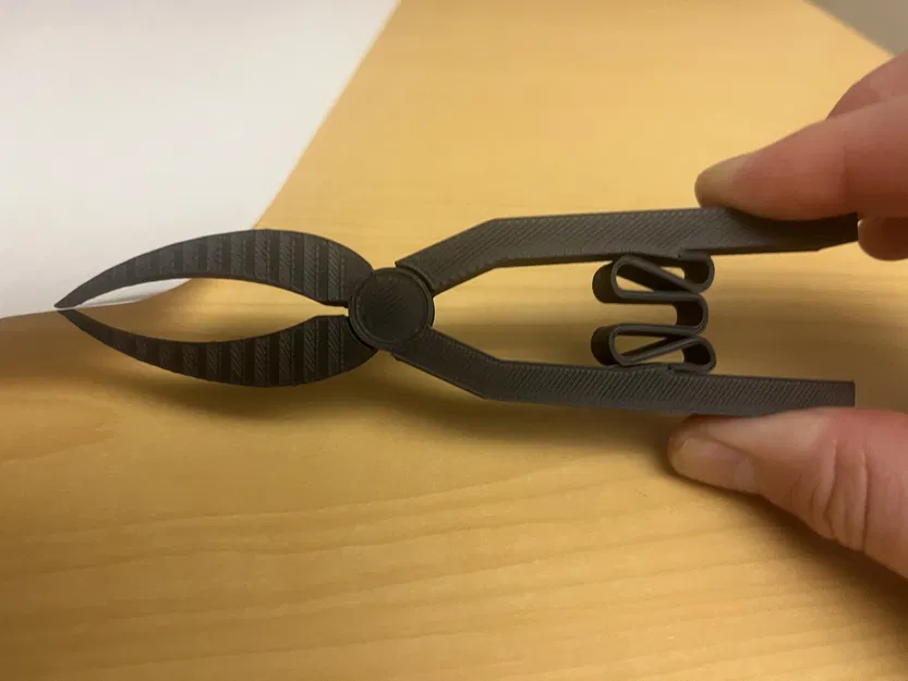 Kìm mũi nhọn 3D in liền khối (Needle Nose Pliers V3) cực tiện lợi - Image 1