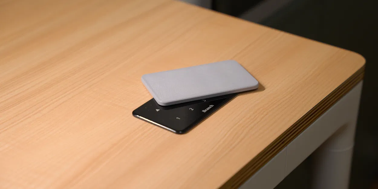 Nắp che bảng điều khiển cho bàn đứng 4 chân Branch - Image 1