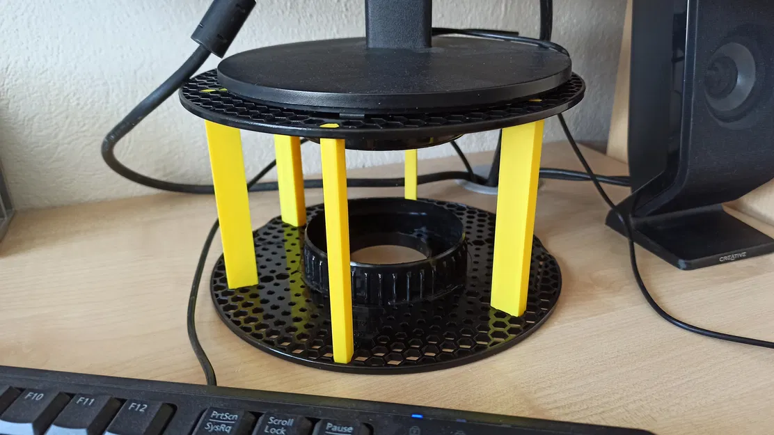 Tận dụng cuộn nhựa cũ làm chân đế màn hình cực chất - Image 1