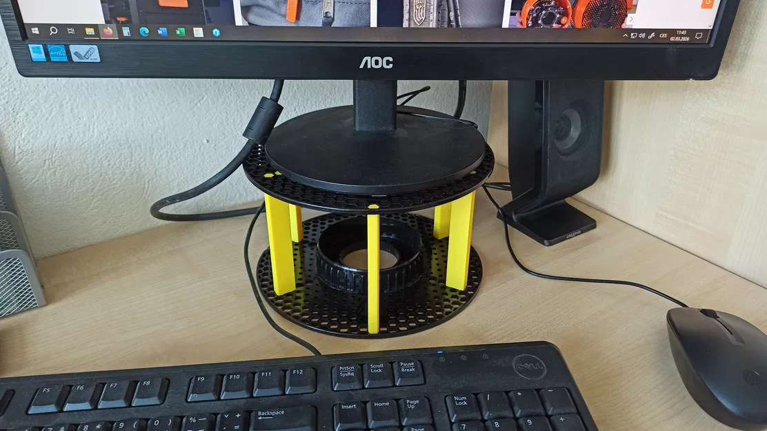 Tận dụng cuộn nhựa cũ làm chân đế màn hình cực chất - Image 2