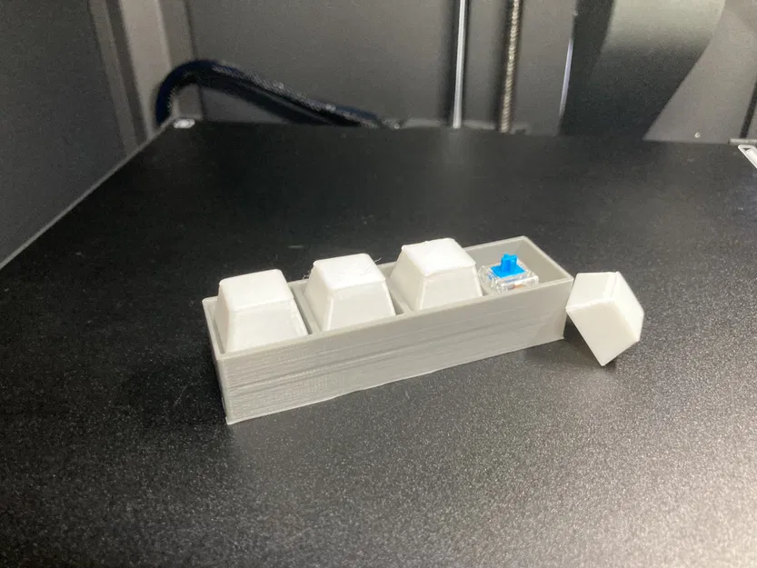 4key Straight Fidget Clicker - Đồ chơi xả stress 4 phím - Image 1