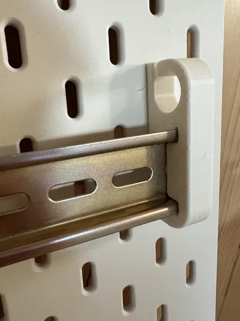 Giá đỡ thanh ray DIN cho bảng Skadis - Phụ kiện DIY thông minh - Image 1