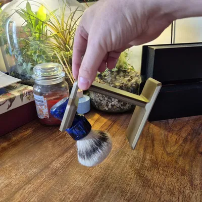 Giá đỡ cọ và dao cạo an toàn