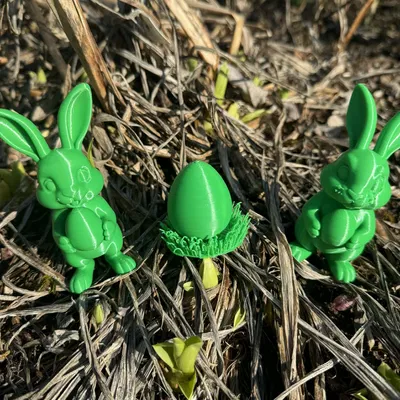 Mô hình thỏ và trứng Phục sinh trên thảm cỏ