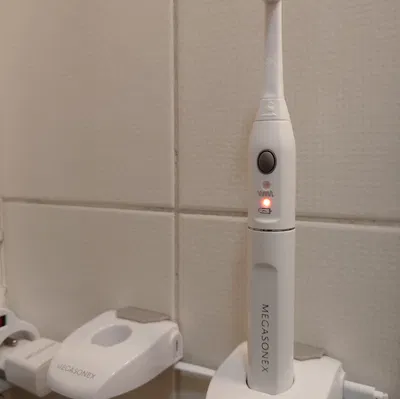 Giá treo tường cho đế sạc bàn chải Megasonex M8s