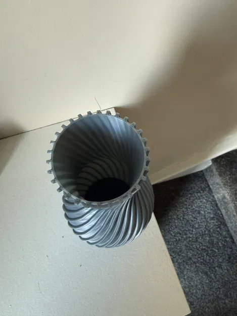 Bình hoa Slim vase thiết kế xoắn hiện đại - Image 3