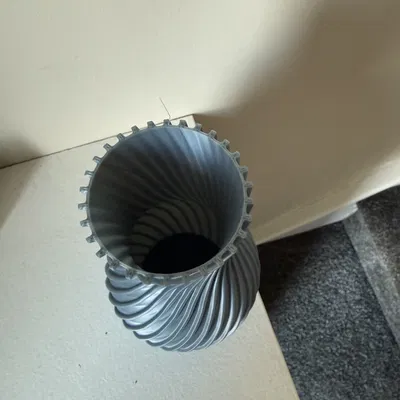 Bình hoa Slim vase thiết kế xoắn hiện đại