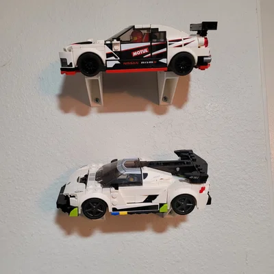 Giá treo tường cho mô hình xe LEGO® (có độ nghiêng, chốt khớp chuẩn)