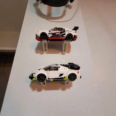 Giá treo tường cho mô hình xe LEGO® (có độ nghiêng, chốt khớp chuẩn)