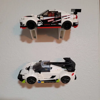 Giá treo tường cho mô hình xe LEGO® (có độ nghiêng, chốt khớp chuẩn)