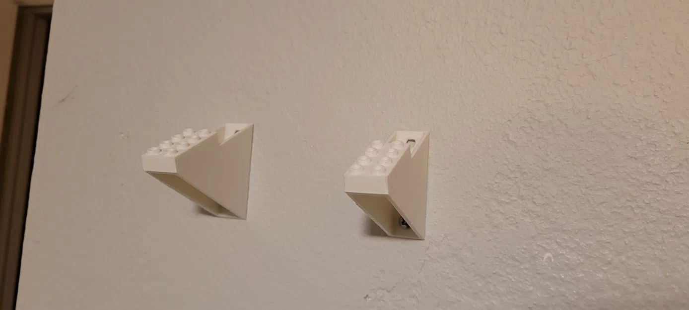 Giá treo tường cho mô hình xe LEGO® (có độ nghiêng, chốt khớp chuẩn) - Image 8