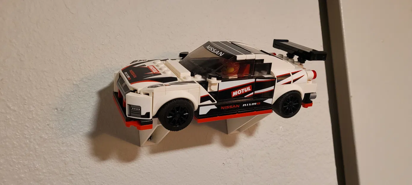 Giá treo tường cho mô hình xe LEGO® (có độ nghiêng, chốt khớp chuẩn) - Image 13