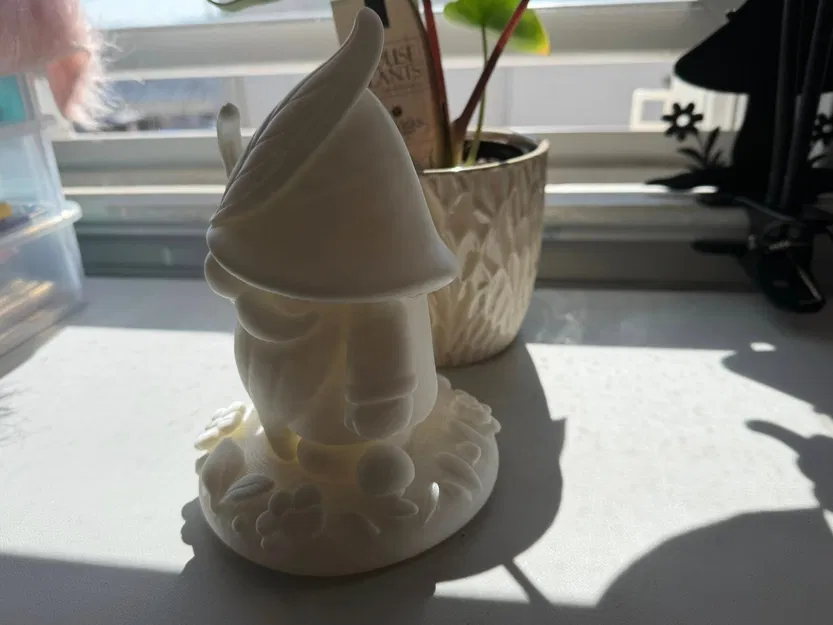 Mô hình chú lùn giữ vườn (Garden Gnome Figurine) - Image 11