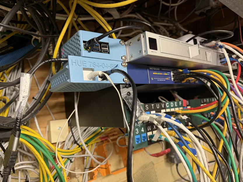 Giá treo bên trái cho Philips Hue Bridge gắn ngoài tủ Rack - Image 3