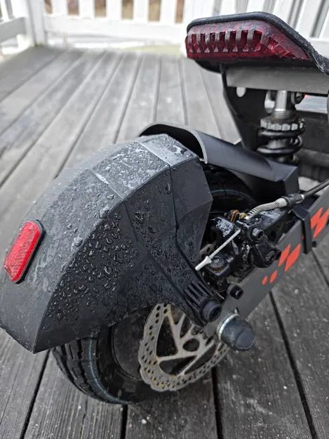 Miếng nối chắn bùn sau cho xe điện Kukirin G2 (dạng kẹp) - Image 2