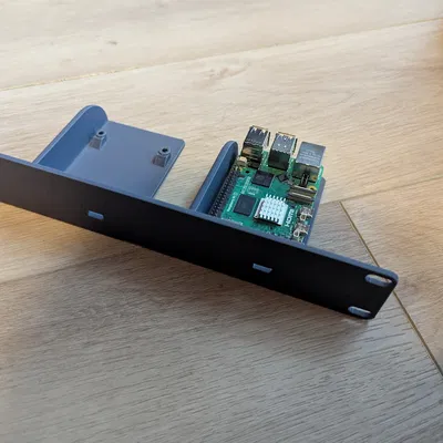 Giá treo Raspberry Pi vào tủ rack 10-inch (phiên bản xoay ngược)