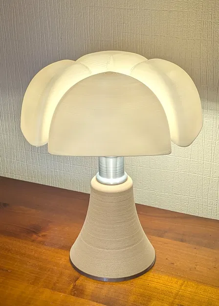 Mô hình đèn để bàn phong cách Pipistrello - Image 1