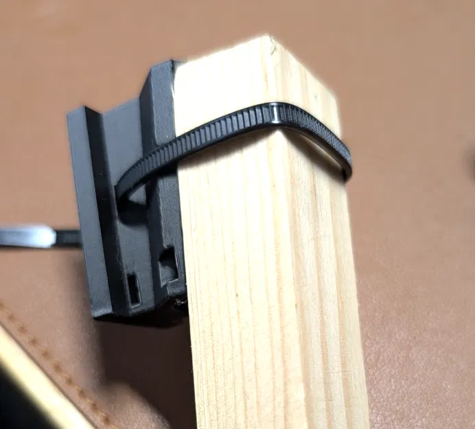 Đạo cụ Camera kiểu Flock kèm ngàm gắn biển báo và cột - Image 4