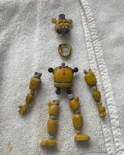 Mô hình Withered Freddy Action Figure có khớp nối in 3D - Image 2