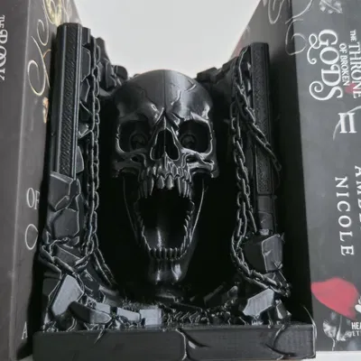 Mô hình trang trí kệ sách Gothic Skull Book Nook đầy ma mị