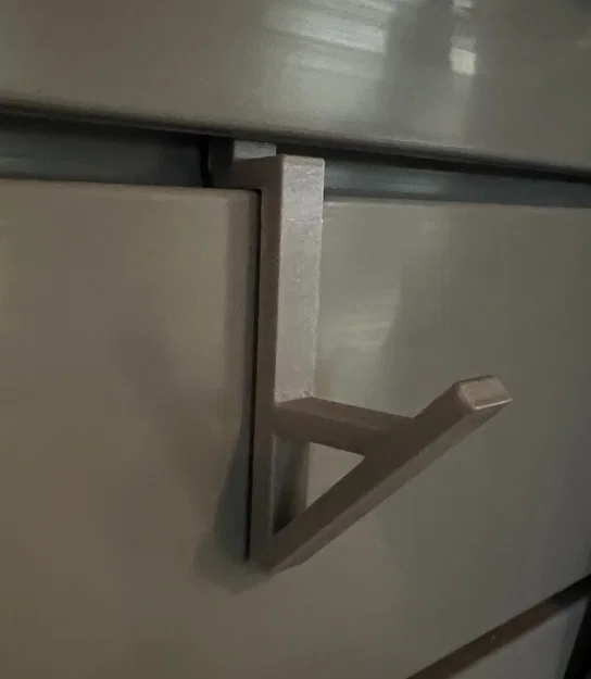 Móc treo đồ đa năng cho hệ thống Slat wall tiện dụng - Image 1