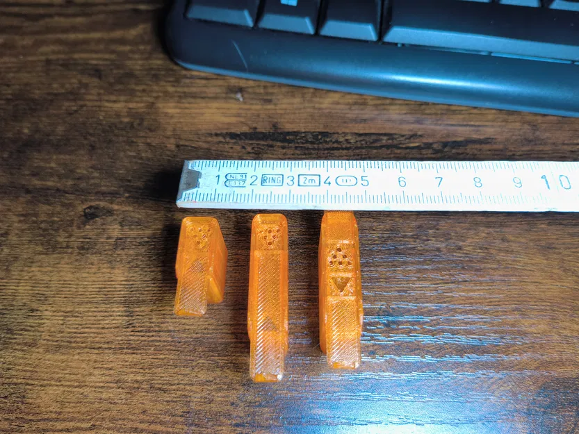 Salty Traveler - Lọ đựng muối hoặc gia vị nhỏ gọn - Image 1