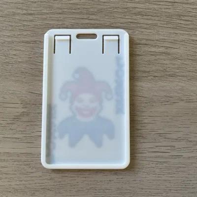 Bao đựng thẻ (Badgeholder) chủ đề Joker trong game Balatro