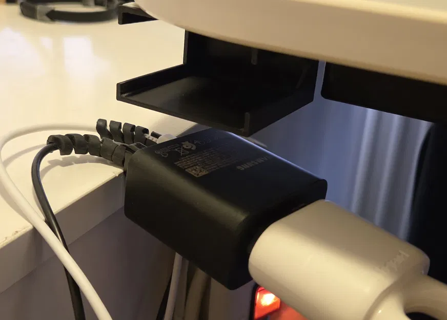 Giá treo dưới bàn cho củ sạc Samsung Power Duo 35W gọn gàng - Image 1