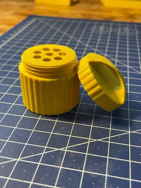 Hũ đựng gia vị du lịch (Travel Salt Shaker) in 3D nhỏ gọn - Image 4