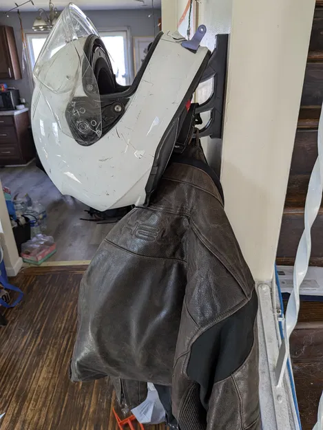 Giá treo nón bảo hiểm và áo khoác motor (Thiết kế độc lạ) - Image 1