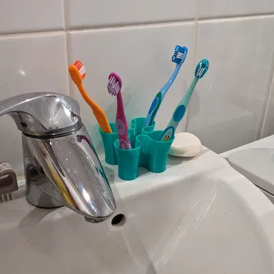 Giá để bàn chải đánh răng 4 vị trí