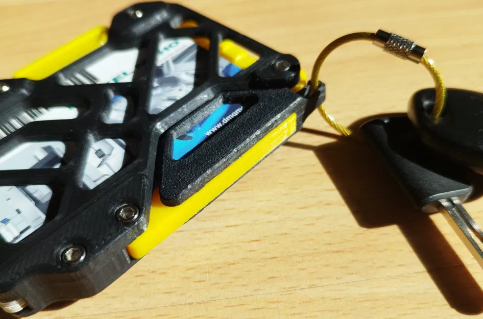 Móc khóa gắn nam châm cho ví 6 thẻ (6 Card Wallie) - Image 1