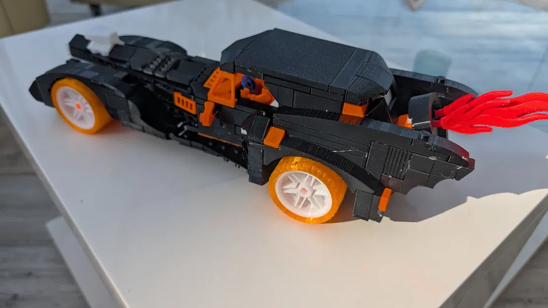 Mô hình Batmobile theo phong cách khối lắp ráp Lego - Image 2
