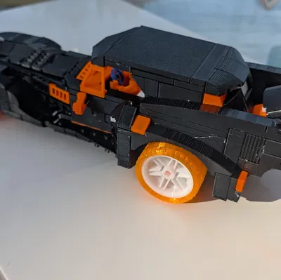 Mô hình Batmobile theo phong cách khối lắp ráp Lego
