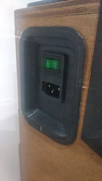 Khung ốp bảo vệ ổ cắm nguồn IEC và công tắc chuyên nghiệp - Image 1