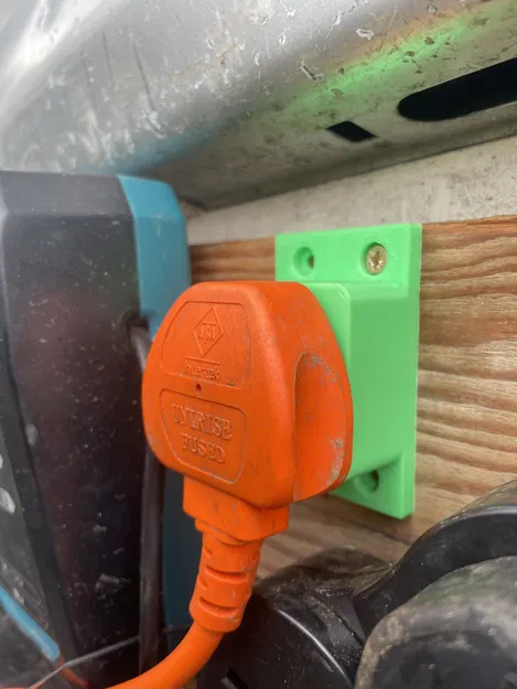 Giá treo phích cắm chuẩn UK gắn tường - Image 3